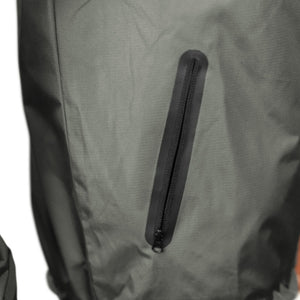 Gymreapers windbreaker in gray pocket details
