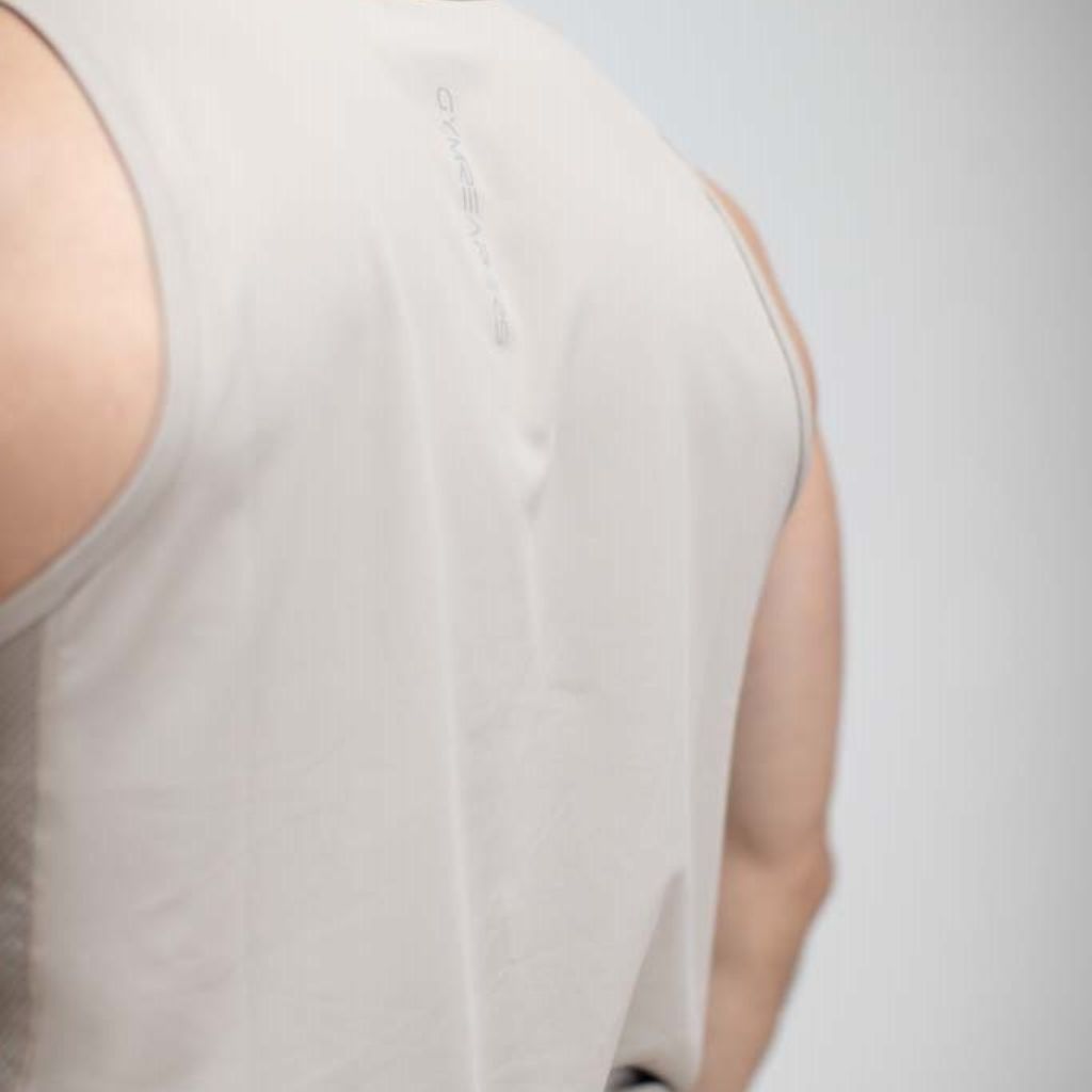 performance tank taupe close up